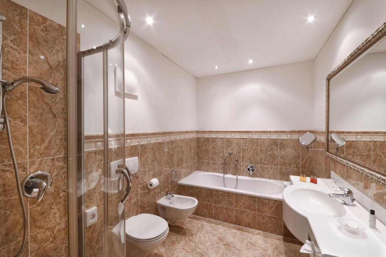 Hotel Maria Theresia Adults-Only Lagundo Εξωτερικό φωτογραφία