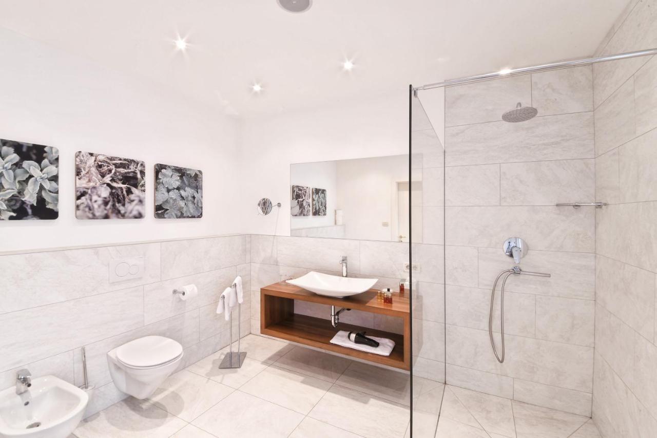 Hotel Maria Theresia Adults-Only Lagundo Εξωτερικό φωτογραφία