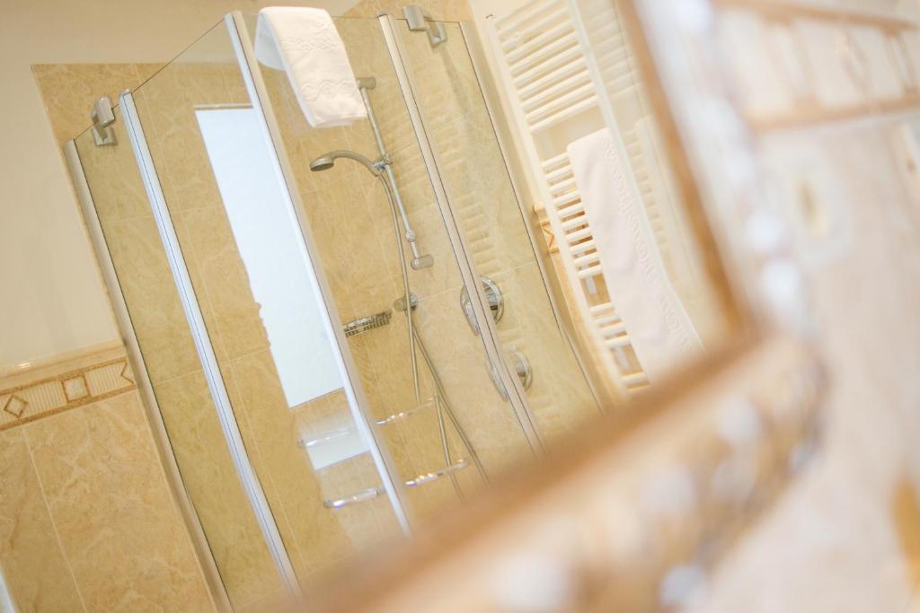 Hotel Maria Theresia Adults-Only Lagundo Δωμάτιο φωτογραφία